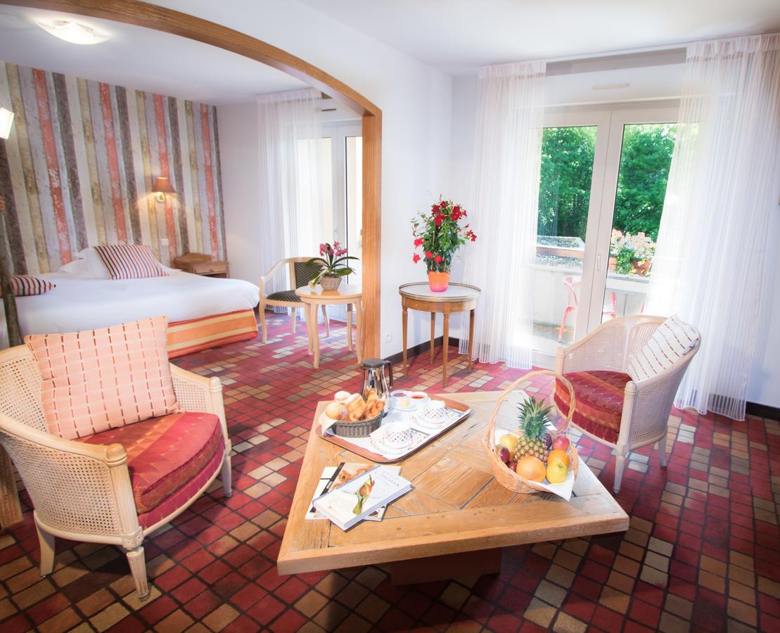 Hotel Les Trois Soleils Saint-Céré Zewnętrze zdjęcie